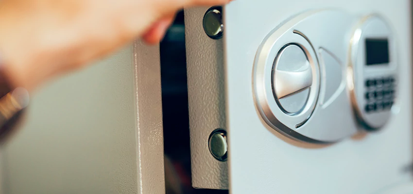 Fingerprint Safe Openers in Truckee, CA